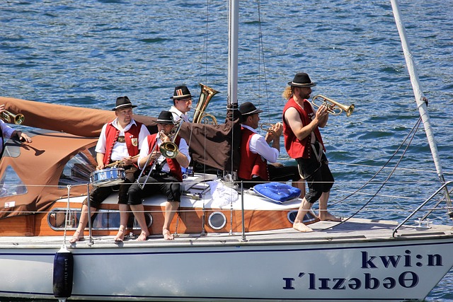 扎戈：托蒂睡觉打呼噜还说梦话；吐西蒙尼口水是因他故意挑衅